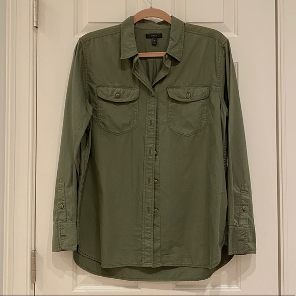 NWOT J. Crew Women’s Boyfriend Utility Button Shirt / Size M / Army Green - Picture 2 of 5